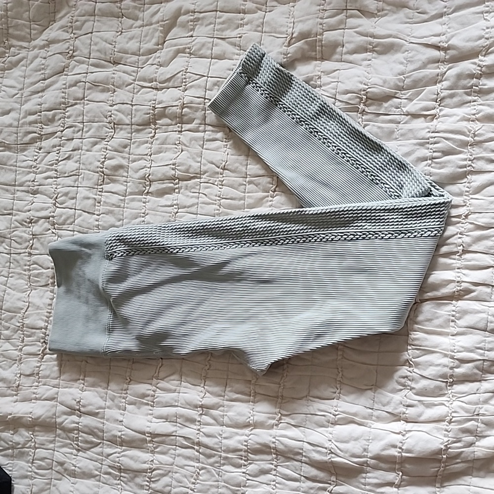 Offline by aerie pale green 7/8 leggings, small